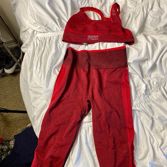 Victoria's Secret Pants - Leggings and sports bra set